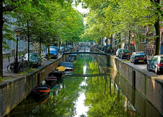 Amsterdam sets LEZ for diesel cars until February 2021